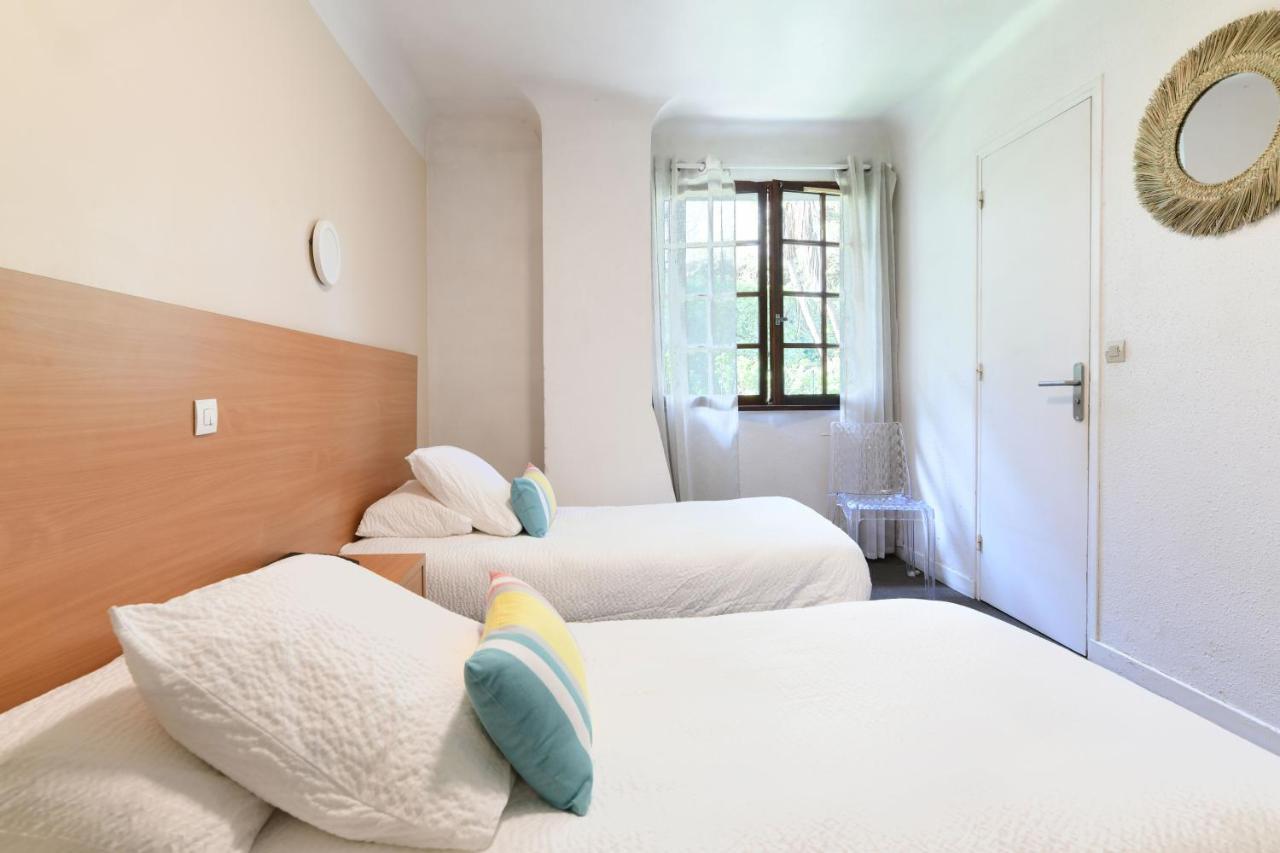 Hotel Val Flores Logis Biarritz Bagian luar foto