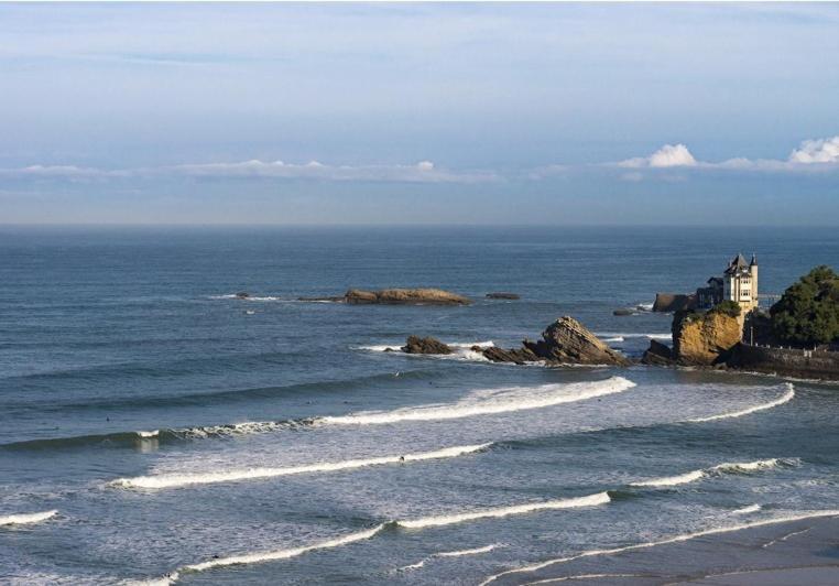 Hotel Val Flores Logis Biarritz Bagian luar foto